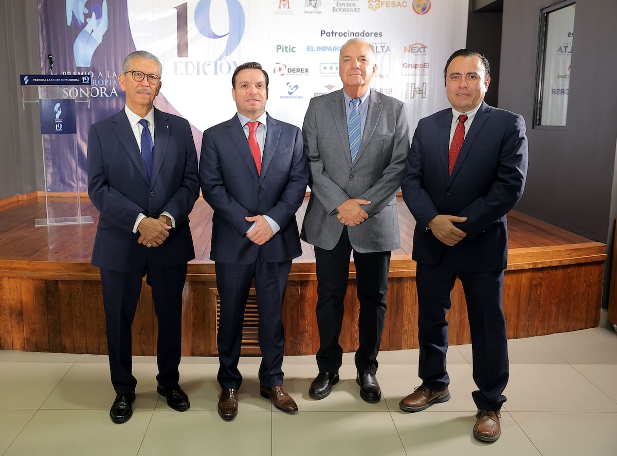 Doctor Pedro Ortega Romero Presidente de la Fundación Educativa y Cultural Don José S. Healy, ingeniero José Sierra Baranzini, presidente de la fundación Maldonado, Ingeniero Delfín Ruibal Zaragoza, presidente del consejo de Fundación Esposos Rodríguez y ingeniero Miguel Angel Pérez Bustamante