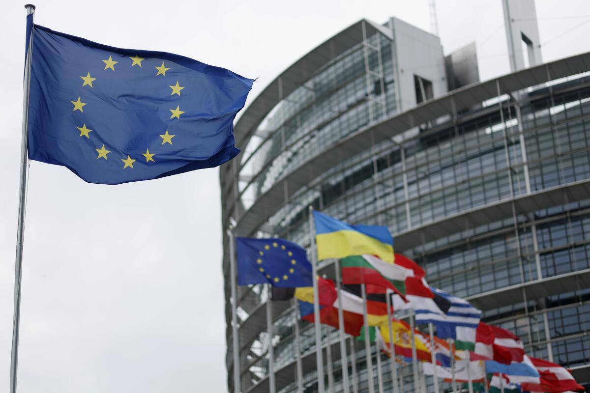 UE acuerda sancionar envío de misiles y drones iraníes a Rusia y Oriente Medio