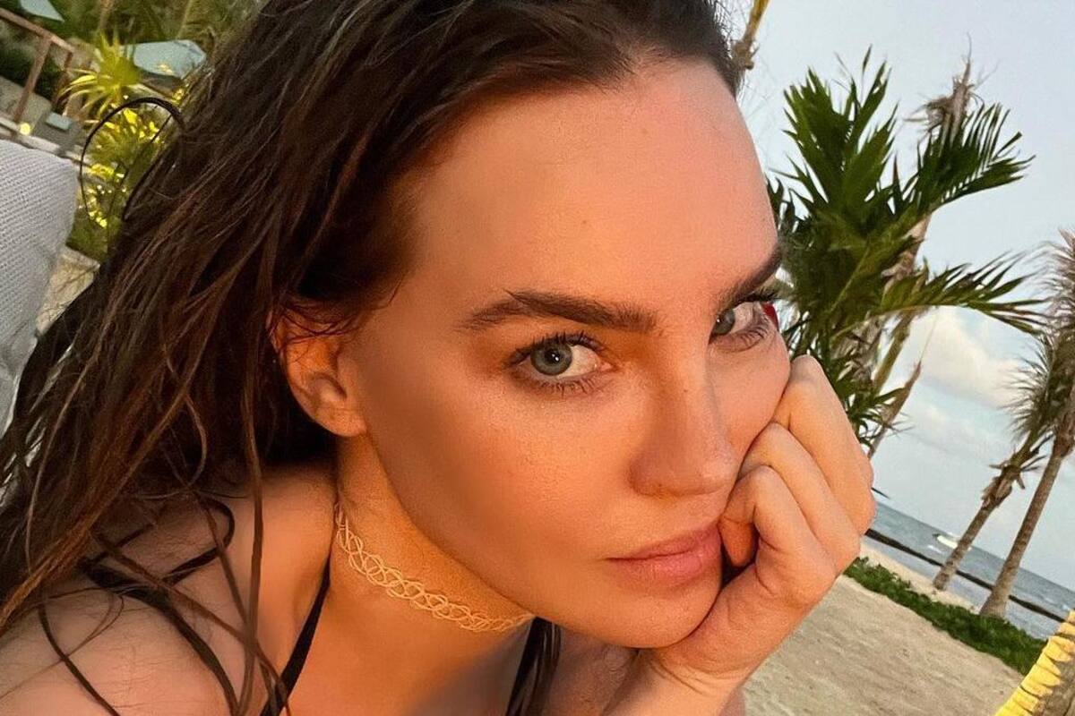 Belinda aparece en traje de baño y celebra cumpleaños de su mejor amigo