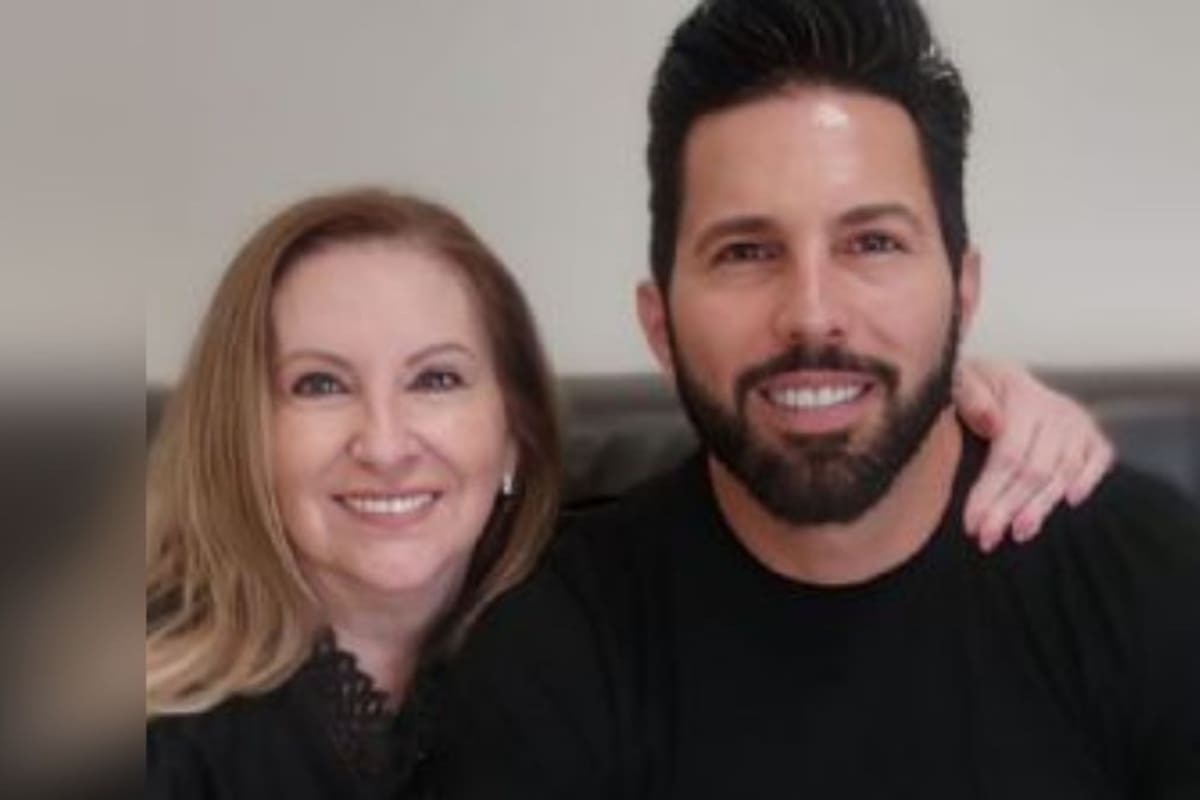 Poncho de Nigris se reconcilia con su madre, quien tendría que ofrecer una disculpa pública