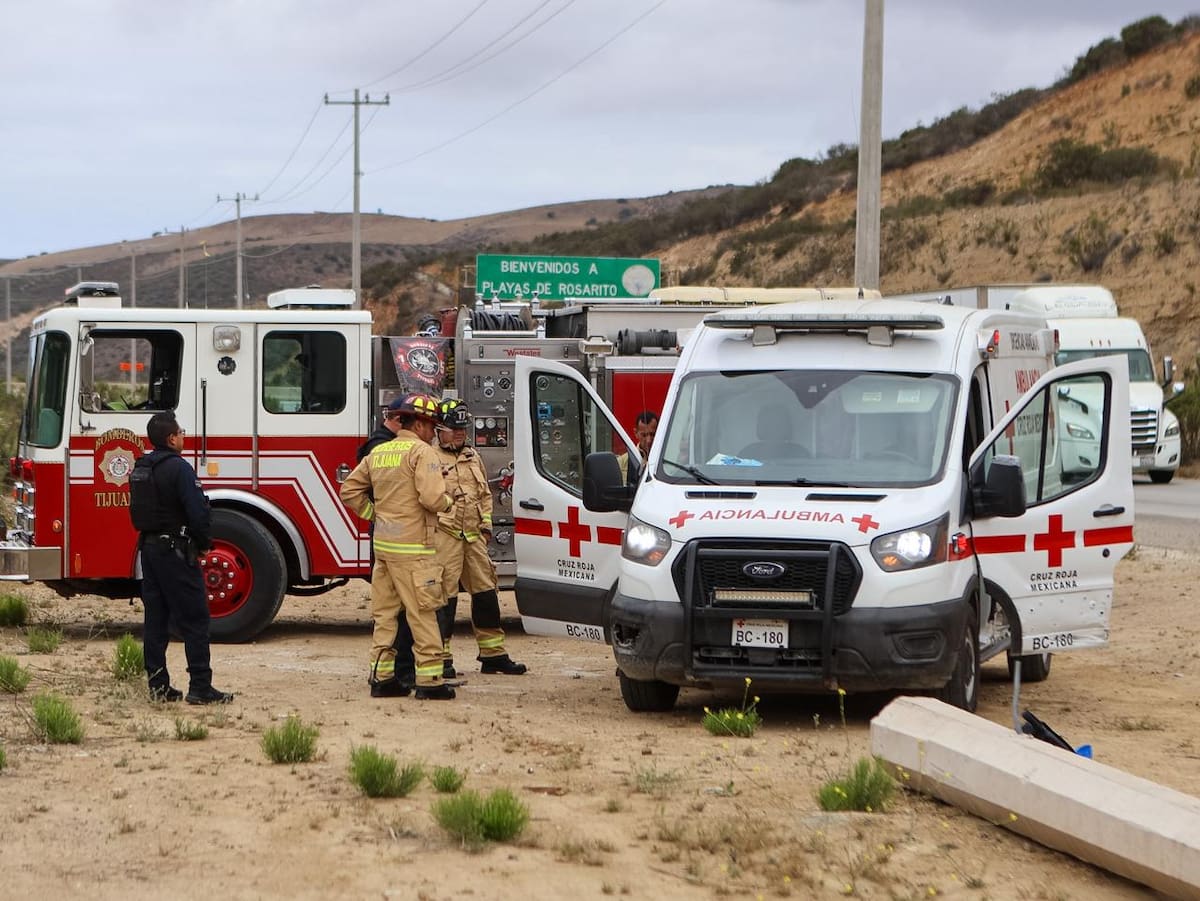 Un automóvil particular chocó contra una patrulla de la Policía Municipal sobre el bulevar 2000; el conductor resultó con lesiones menores y no requirió traslado hospitalario. Foto: Border Zoom