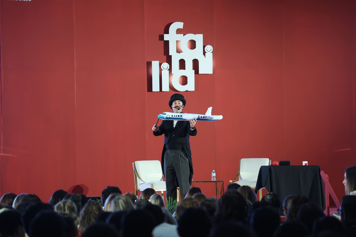 El comediante Andrés O'Hagan mago, comediante y conferencista tuvo varias intervenciones durante todo el evento.