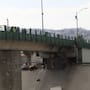 Puentes peatonales de Zona Río requieren mantenimiento inmediato