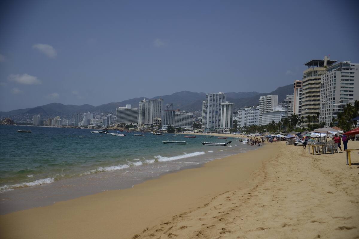 "No queremos apoyo, queremos turismo", vendedora de artesanías en Acapulco
