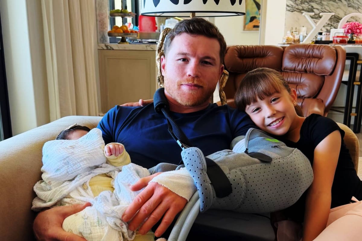 ‘Canelo’ publica foto con sus hijas tras operación de codo