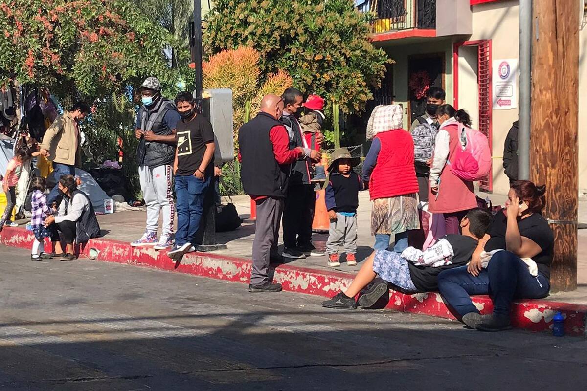 Senador deplora que México se convierta en tercer muro para migrantes