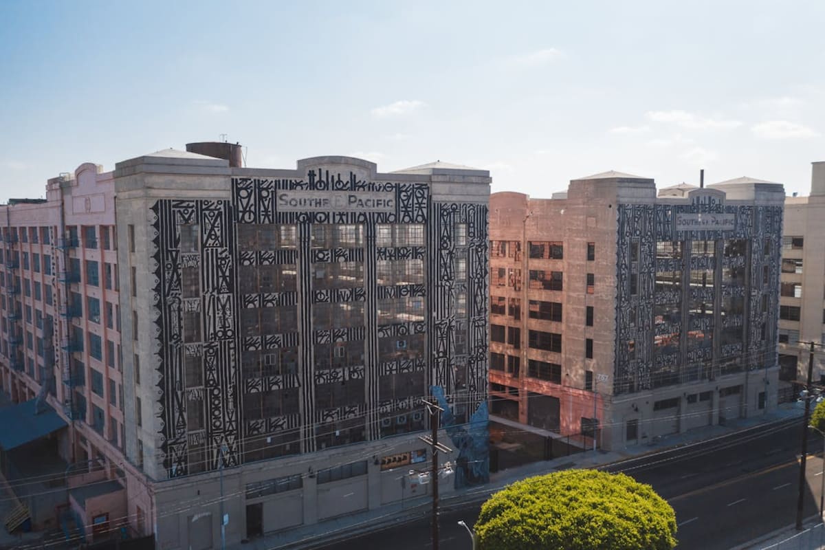 California aprobó una reforma que permite convertir oficinas vacías en viviendas, una medida pensada para aprovechar edificios abandonados y aliviar la escasez de casas y departamentos