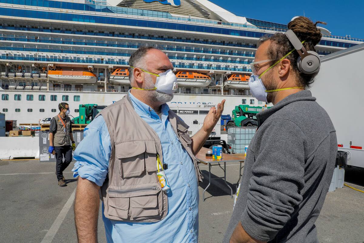No hay muro que detenga el virus ni el hambre: Chef José Andrés