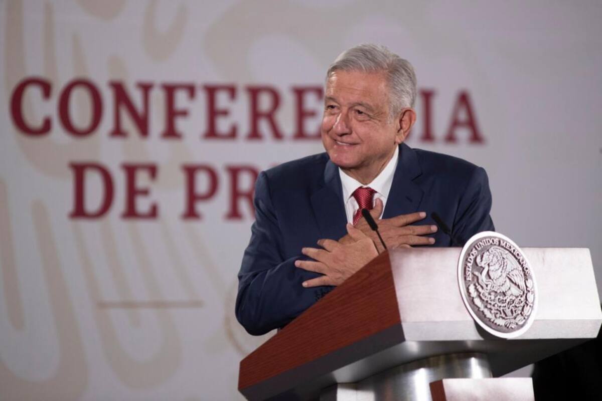 "Son héroes": AMLO exhorta a detener ataques contra personal médico