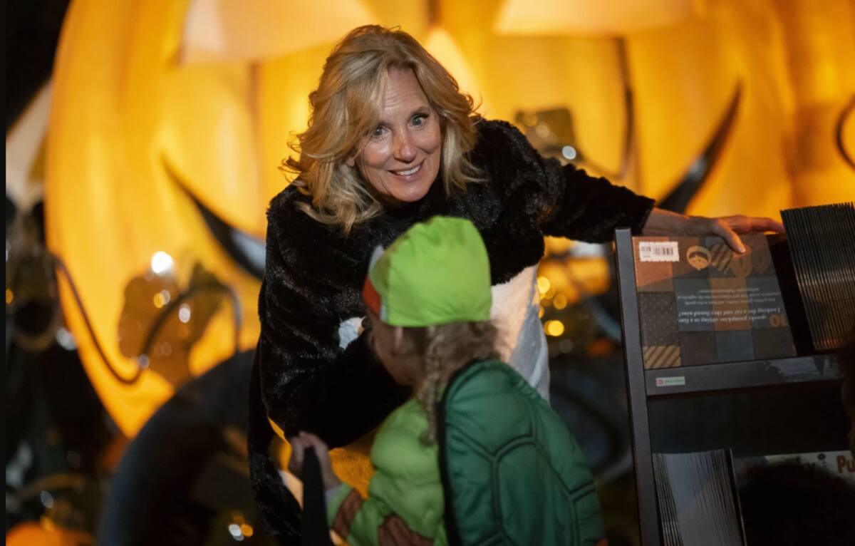 Jill Biden en el evento de Halloween organizado en la Casa Blanca./Foto: AP News.
