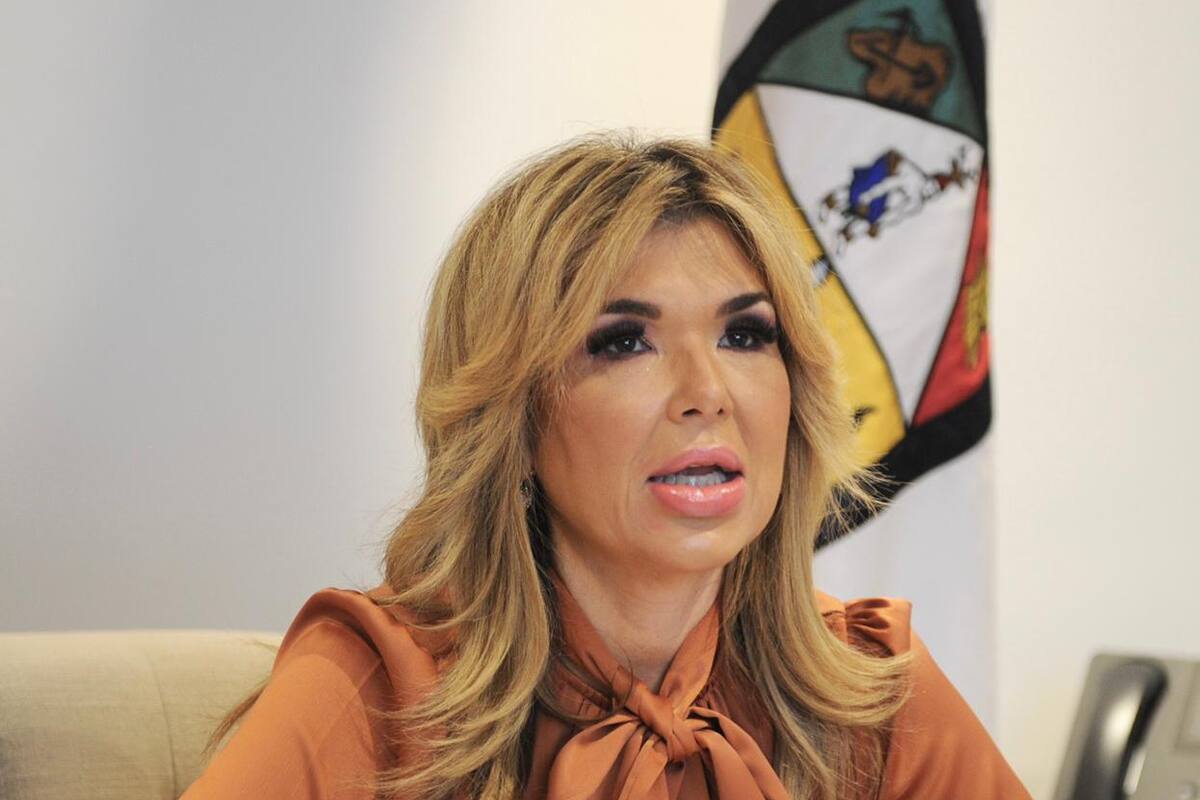 Pide Gobernadora a Federación vacunar primero a maestros