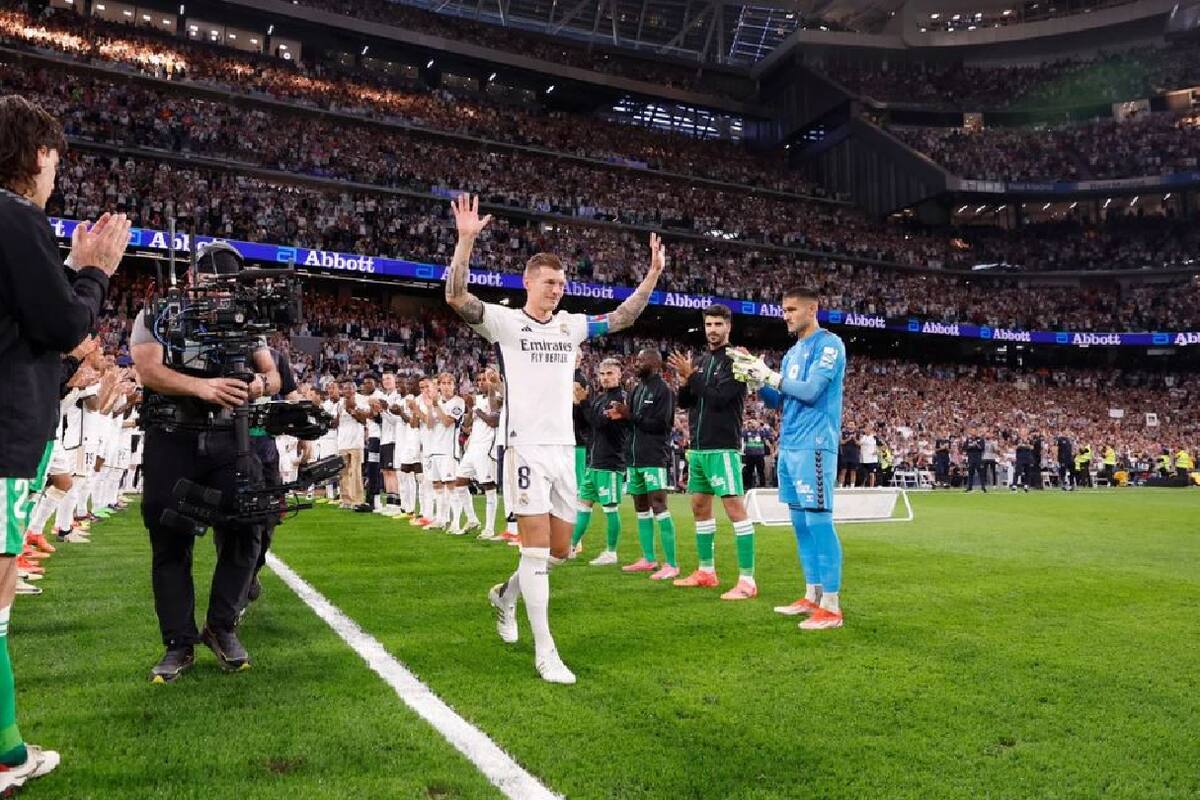 Emotiva despedida de Toni Kroos en su último partido en el Santiago Bernabéu