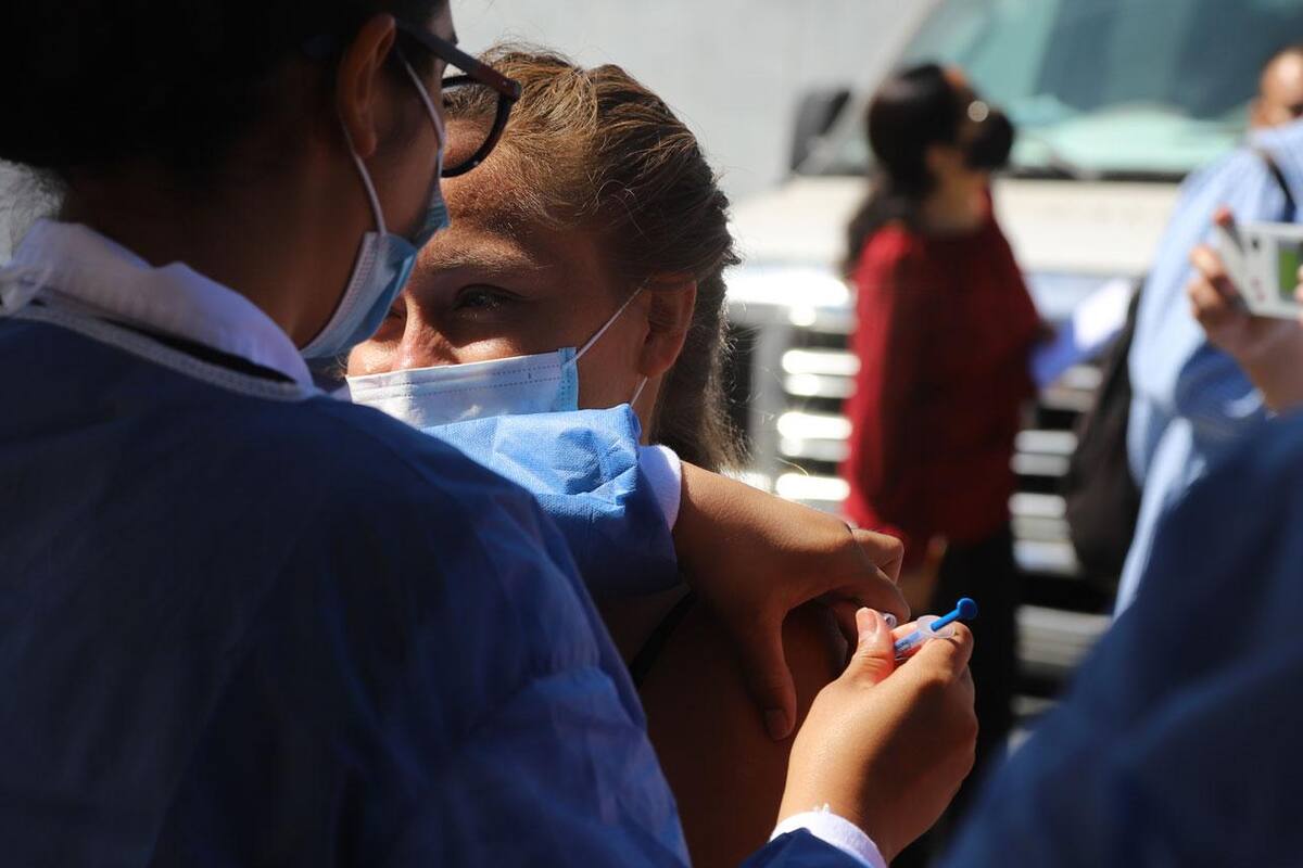 Quedarán sin protección del 90% contra Covid-19 quienes no se apliquen segunda dosis de Pfizer