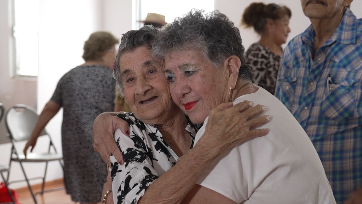 Adultos mayores acuden puntualmente al Isaam para tomar clases de zumba y compartir con sus compañeros. FOTO: BANCO DIGITAL GH