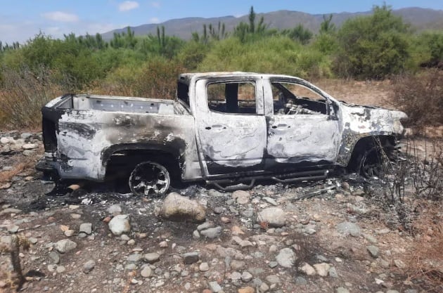 Los agresores incendiaron el campamento y la camioneta para ocultar evidencias. Foto: Cortesía