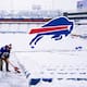 ¡Les pagarán un billetón! Equipo de la NFL llama a sus fans para palear la nieve del estadio antes del juego del domingo