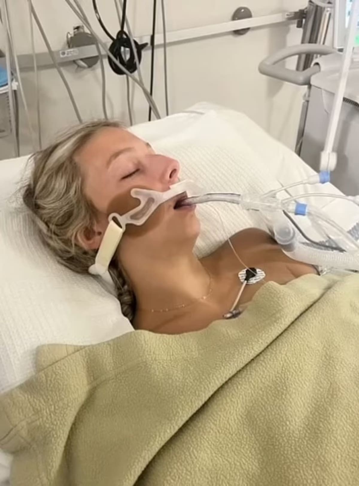 Hull sigue hospitalizada desde el sábado pasado. | Crédito: Facebook.com/StephanieSnider