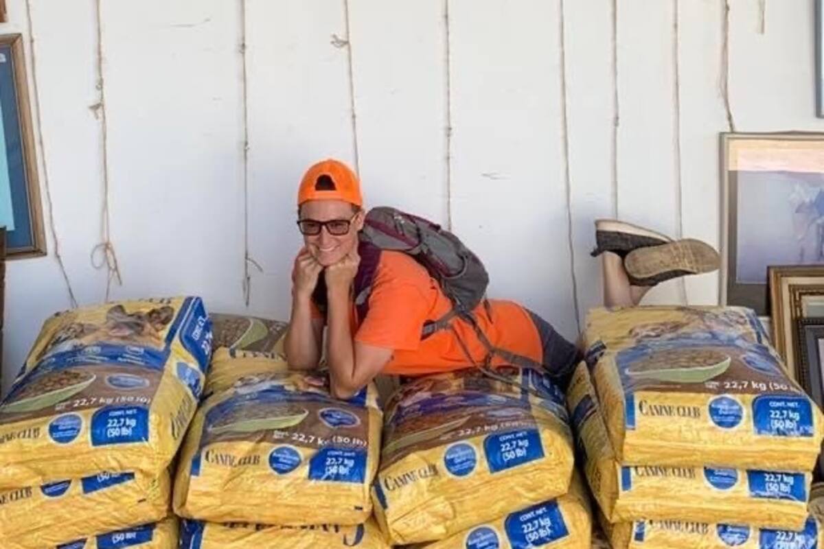 Realizan colecta de costales de comida para perro