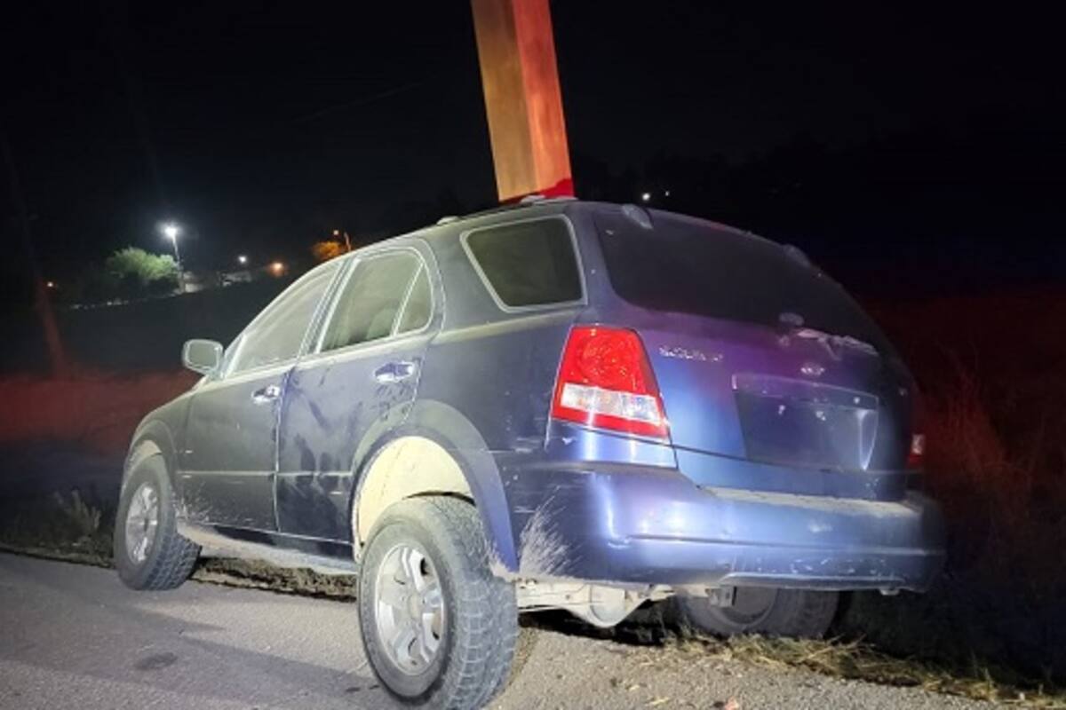 Familia sufre accidente en carretera; tres lesionados