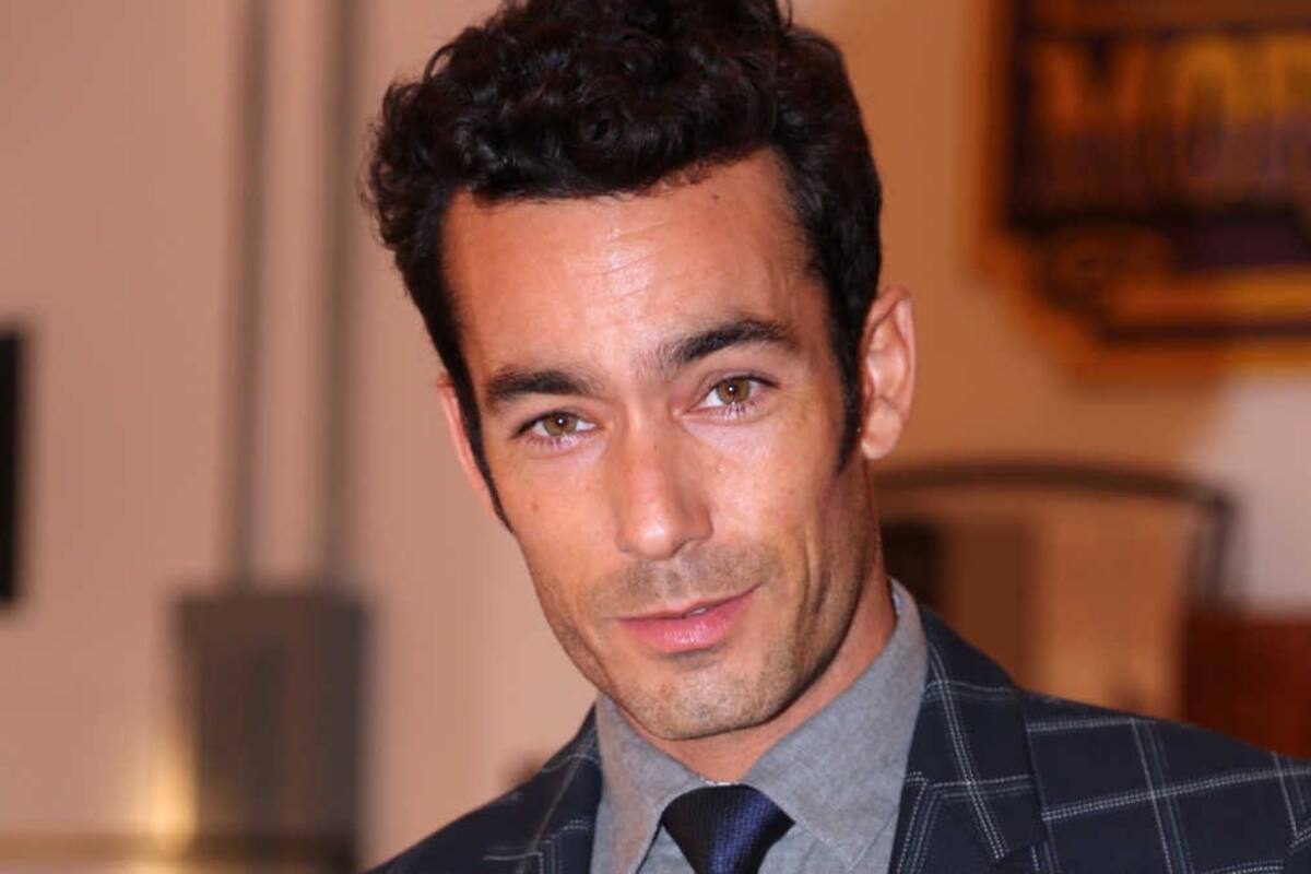 ¿Aarón Díaz el nuevo galán de Bridgerton?