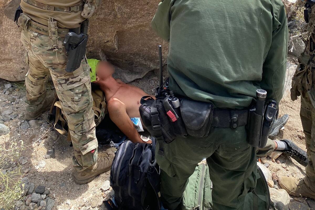 Salvan a migrante de un golpe de calor