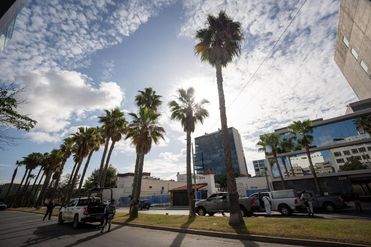 El hallazgo ocurrió la mañana del 27 de abril en un auto con placas de California; autoridades ya investigan el caso. Foto: Border Zoom