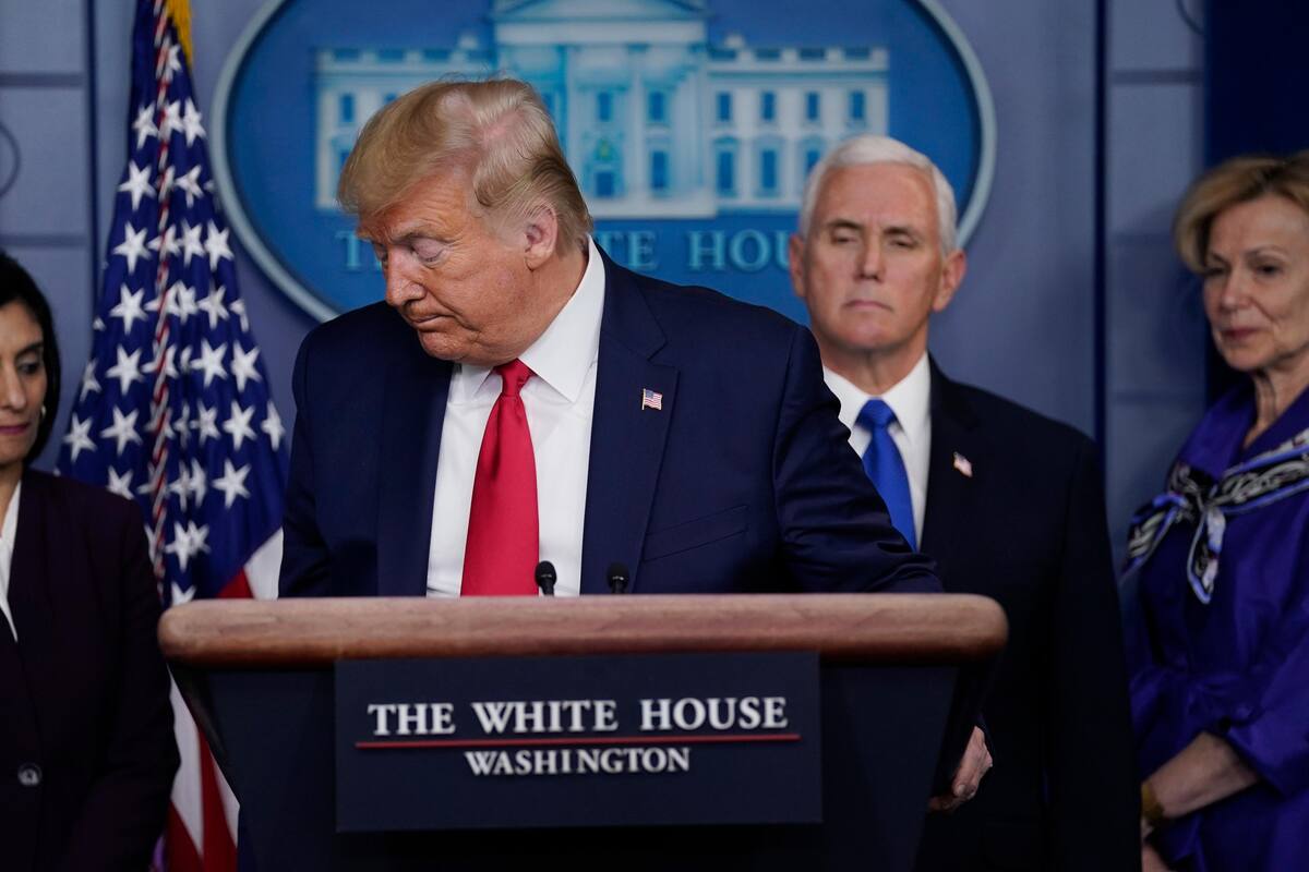 Trump pide usar en pacientes de coronavirus medicinas para ébola y malaria
