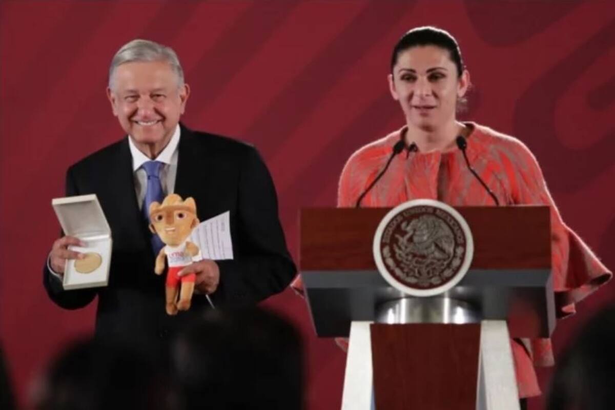 No nos colgamos medalla, el esfuerzo es de ustedes: AMLO
