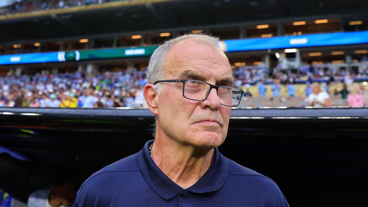 Marcelo Bielsa cuestiona las pausas de hidratación en el Mundial; “no agregan nada y quitan mucho”, asegura