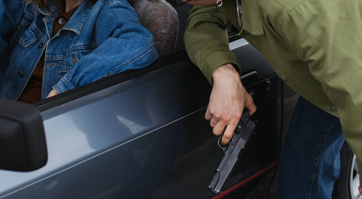 Este episodio resalta la importancia de tomar precauciones adicionales al explorar áreas urbanas desconocidas, así como la necesidad de conciencia sobre la seguridad personal en entornos turísticos.