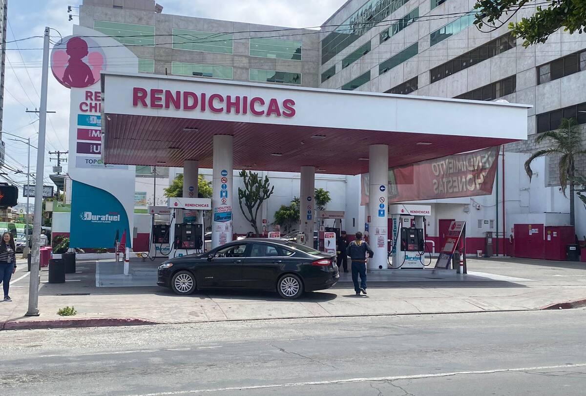 Gasolinera Rendichicas sobre la calle Séptima y avenida Constitución.