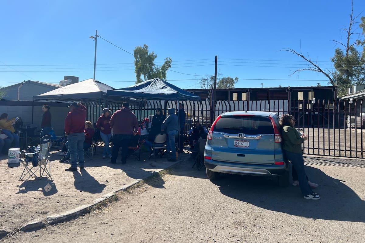 Toma SNTE 37 instalaciones de SEE por falta de pago a interinos