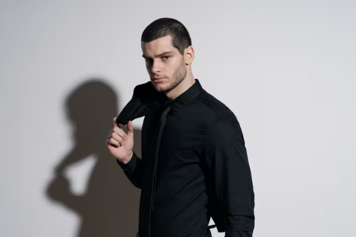 Qué es un narcisista y qué colores usa para llamar la atención, según la psicología. Foto: Freepik