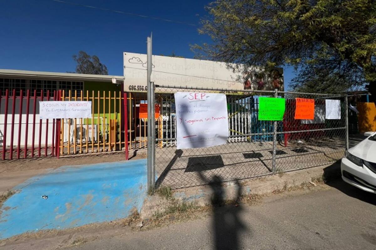 Madres vuelven a cerrar preescolar “Francisco Gallego” por falta de intendente