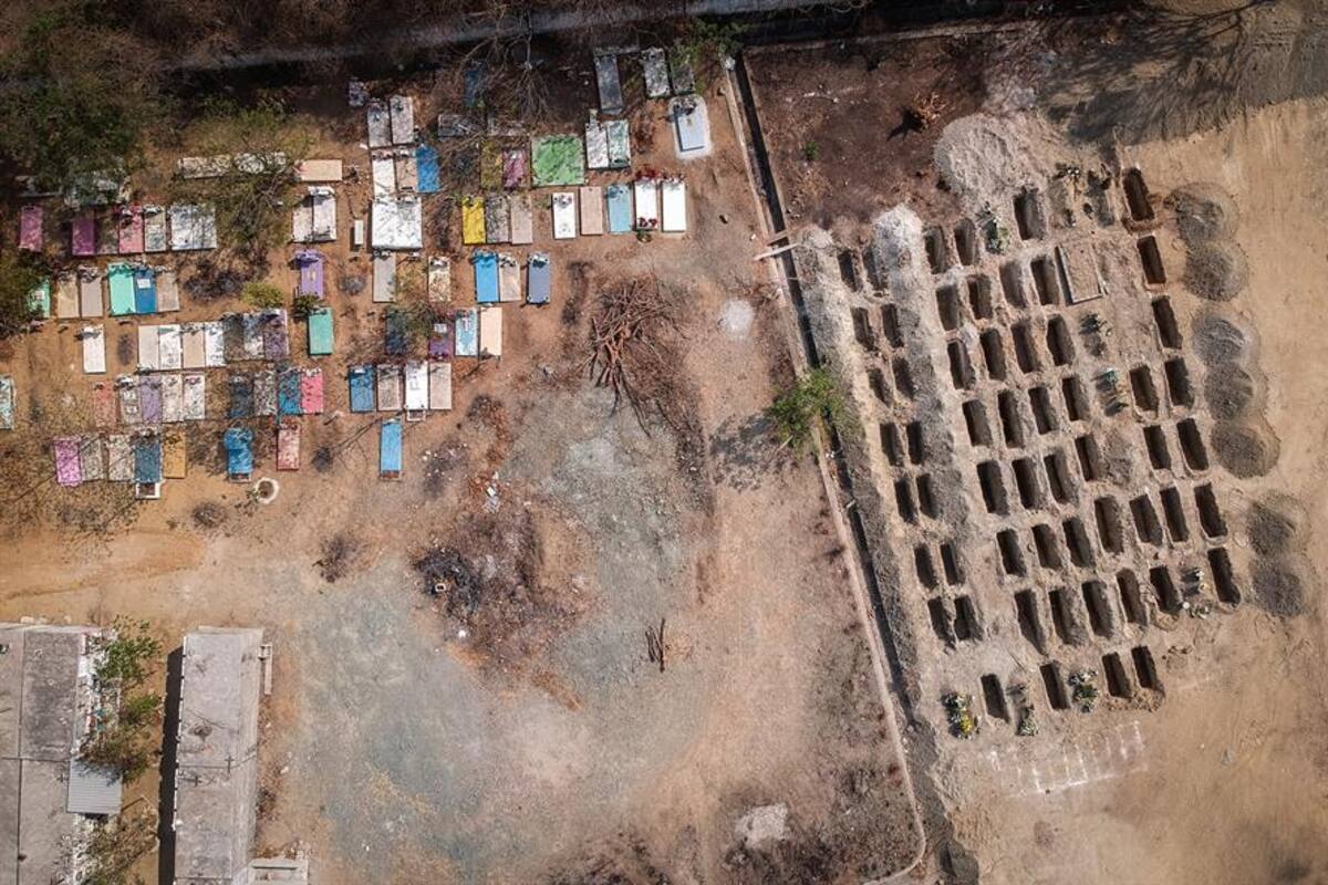 Crean 300 fosas para muertos por COVID-19 en Acapulco, al sur de México