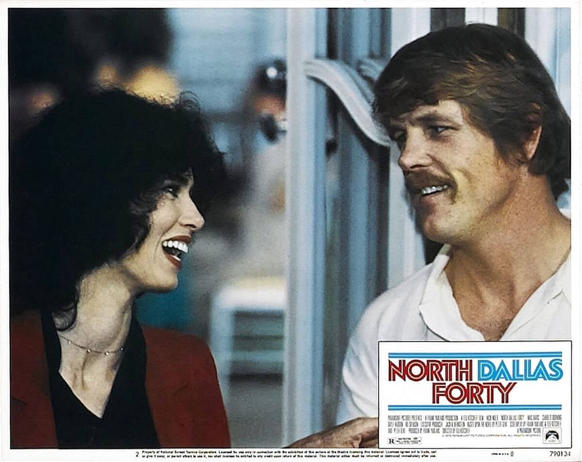 Dayle Haddon, destacada actriz en North Dallas Forty, dejó una huella en el cine con su talento y carisma.