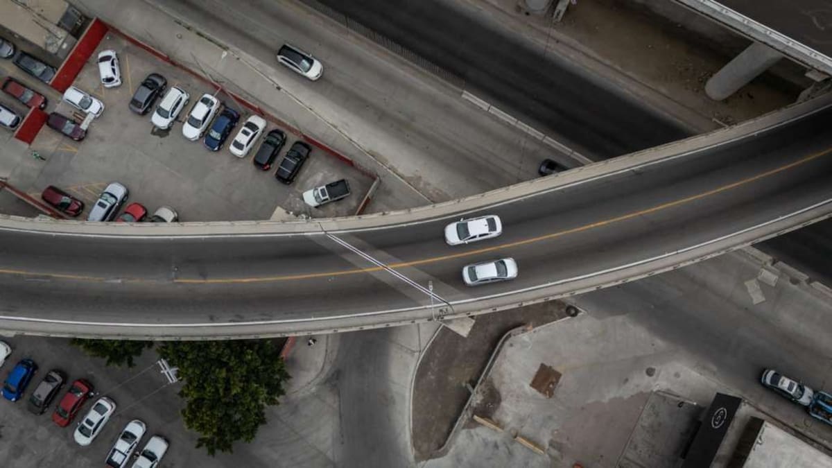 El director de Obras e Infraestructura Urbana Municipal informó que el deterioro fue causado por quemas de personas en situación de calle y descartó riesgo de colapso en la estructura. Foto: Border Zoom