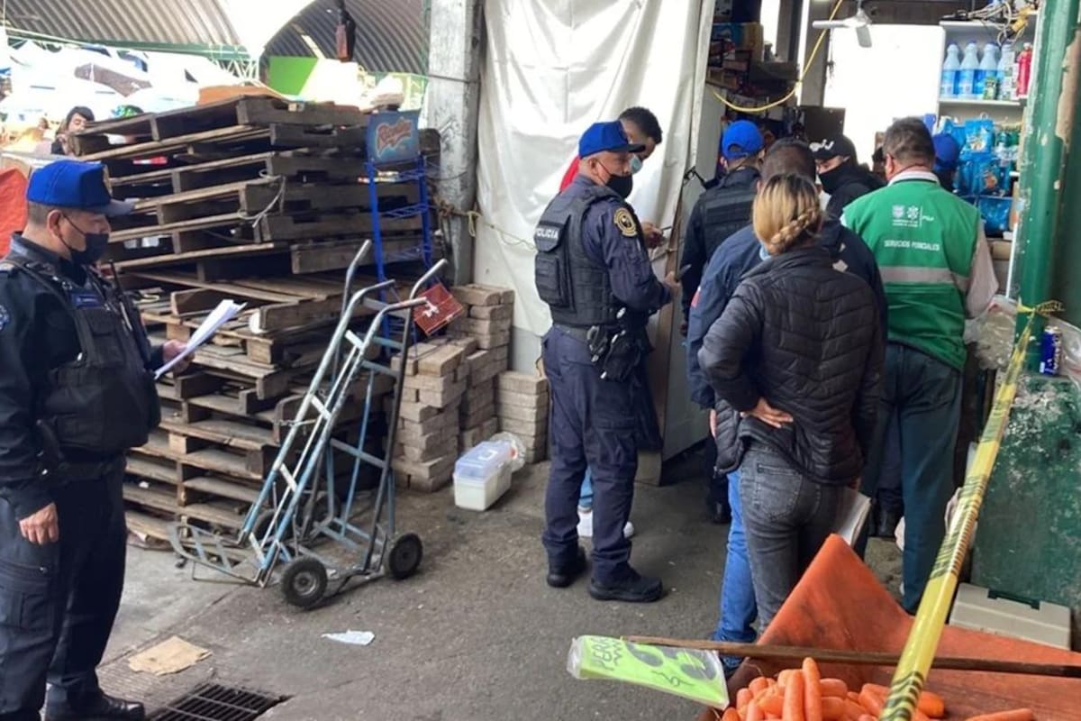 Ubican cuerpo y sangre entre zanahorias en Central de Abastos de Iztapalapa