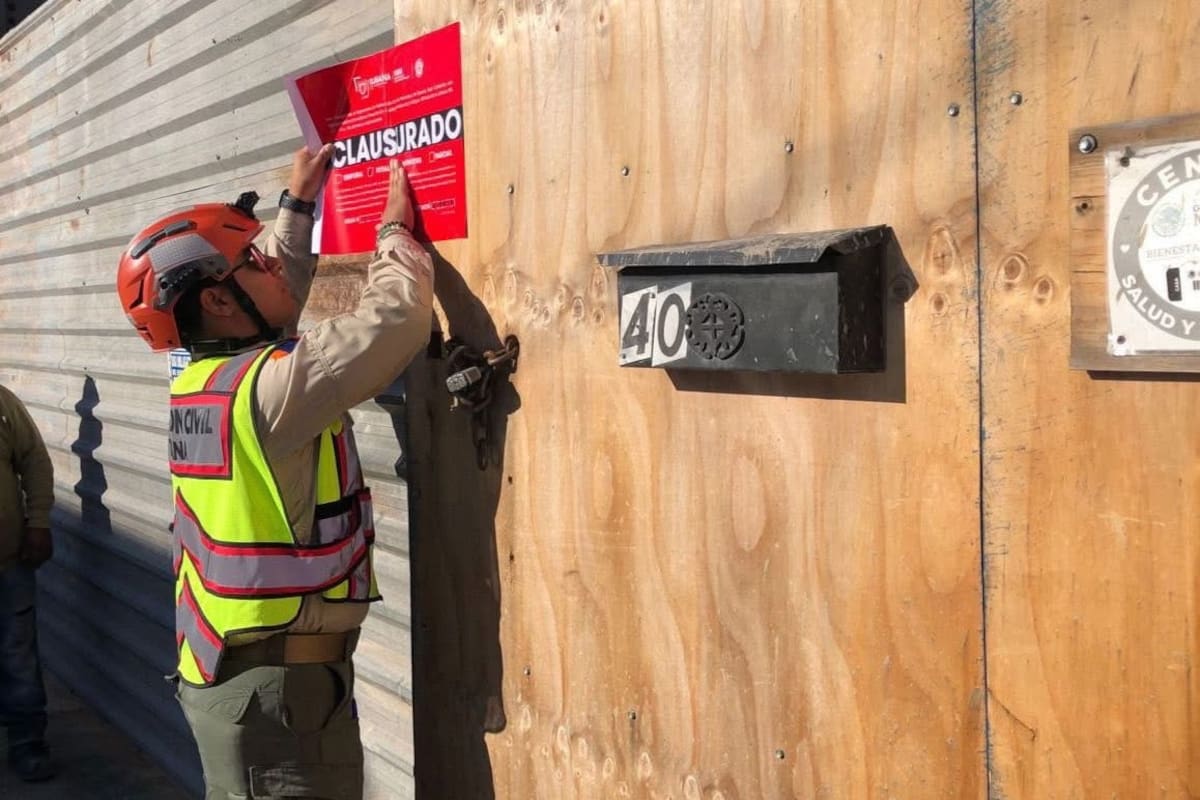 Clausuran obra de construcción en colonia Santa Elena