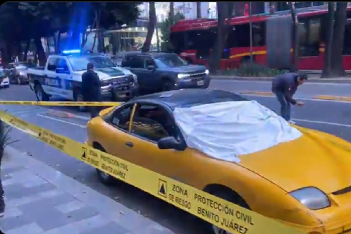 Hombre de la tercera edad se dispara después de chocar en la CDMX