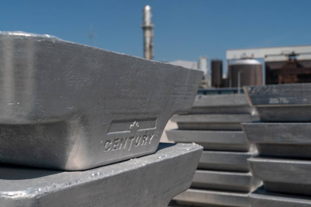 Imagen de archivo de bloques de aluminio de alto grado de 1200 libras antes de ser cargados en Century Aluminum Company en Hawesville, Kentucky, Estados Unidos. 14 de mayo, 2019. REUTERS/Bryan Woolston/Archivo
