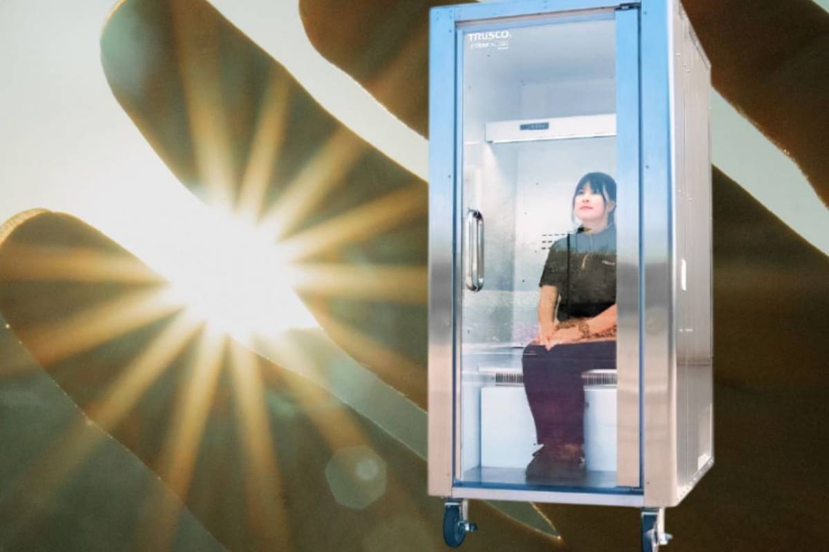 Una empresa en Japón ya comenzó a utilizar un “refrigerador humano”, que se conecta a una toma de corriente tradicional y apoyar a los trabajadores contra el calor extremo