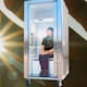 Así llega refrigerador humano a empresa en Japón