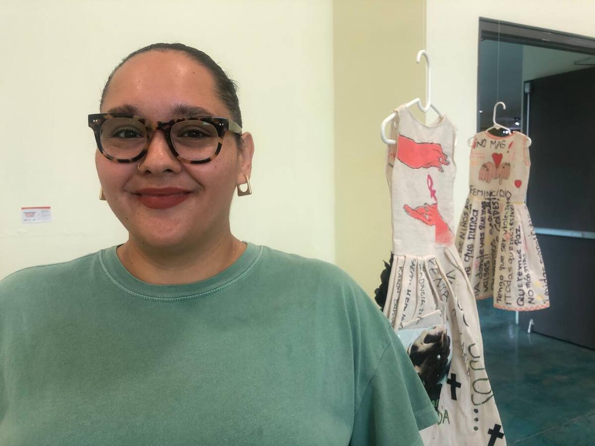 Melissa Quintero, museógrafa del Ceart, explicó que el proyecto Vestido Naranja inició en el año 2021.