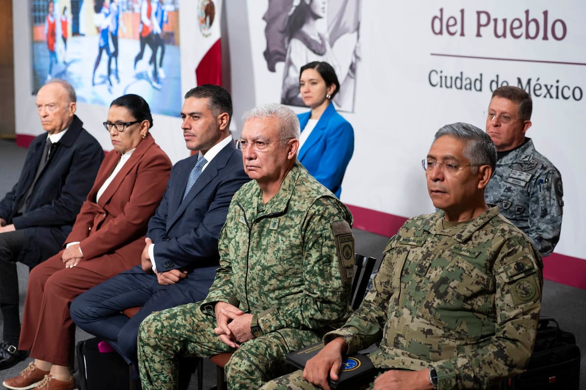 Conferencia de prensa matutina en el salón de la Tesorería de Palacio Nacional. Alejandro Gertz Manero, Fiscal General de la República de México; Rosa Icela Rodríguez Velázquez, secretaria de Gobernación; Omar García Harfuch, secretario de Seguridad y Protección Ciudadana; Ricardo Trevilla Trejo, secretario de la Defensa Nacional; Raymundo Pedro Morales, secretario de Marina; Hernán Cortés Hernández, comandante de la Guardia Nacional; Marcela Figueroa Franco, secretaria ejecutiva del Sistema Nacional de Seguridad Pública (SESNSP). | Foto: Saúl López Escorcia/Presidencia