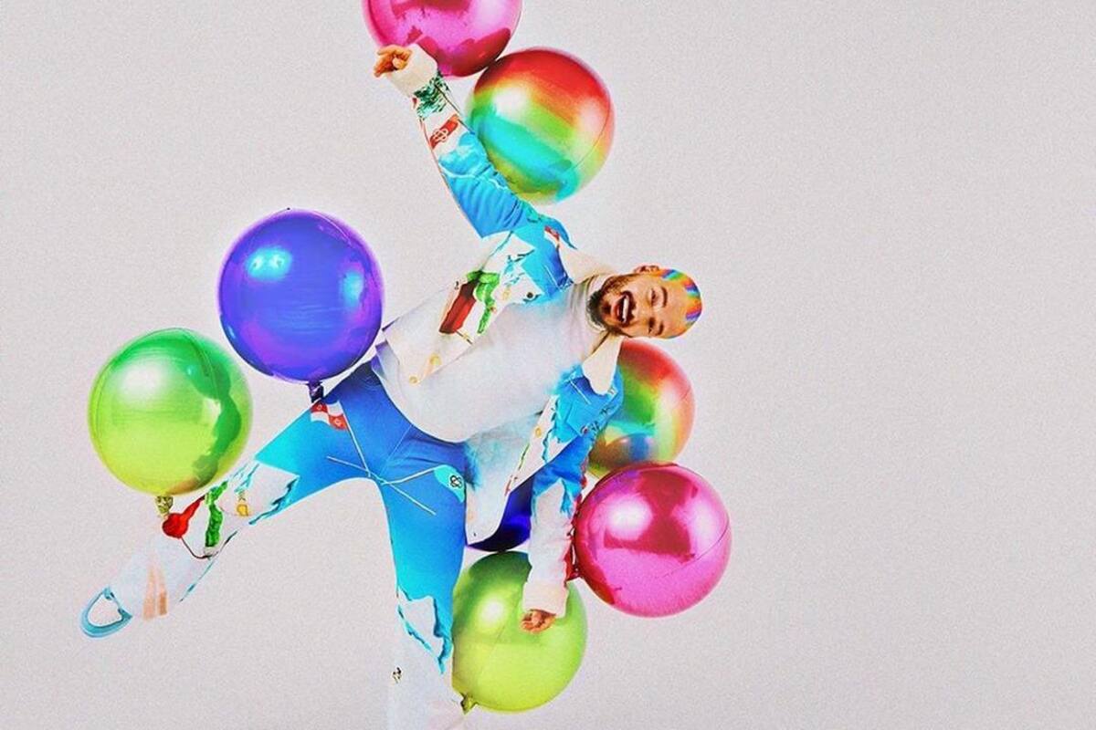 J Balvin está indeciso con el lanzamiento de su álbum "Colores" este 20 de marzo