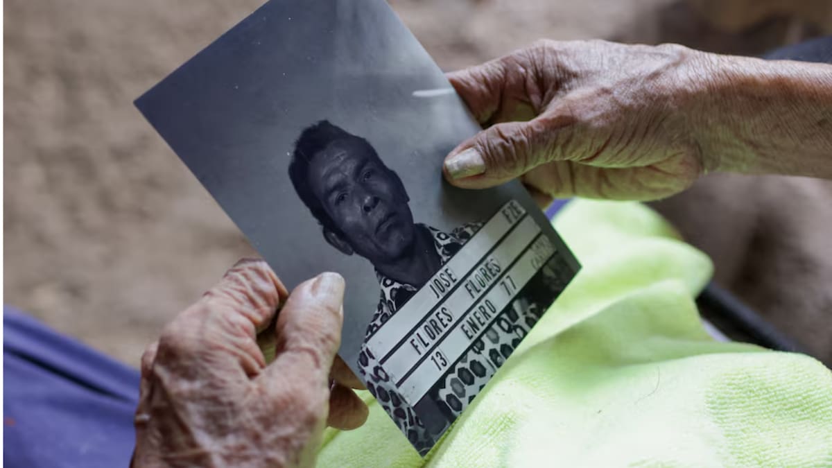 Los documentos que sitúan el nacimiento de José Flores en 1907 son revisados para validar su extraordinaria longevidad. REUTERS
