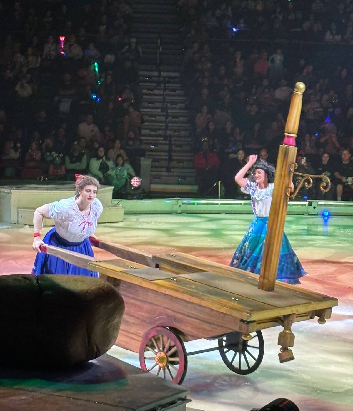 "Encanto" y la familia Madrigal ni pudieron faltar en Disney On Ice.