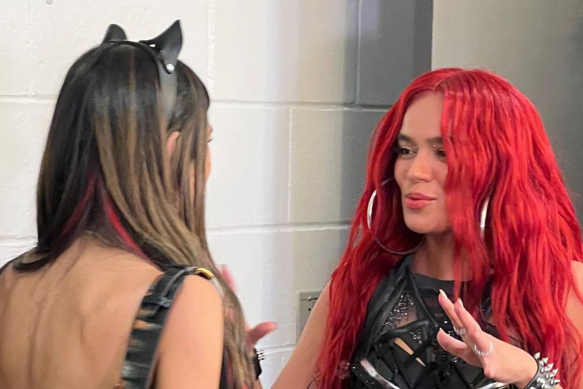 Mia Khalifa y Karol G postea fotos juntas