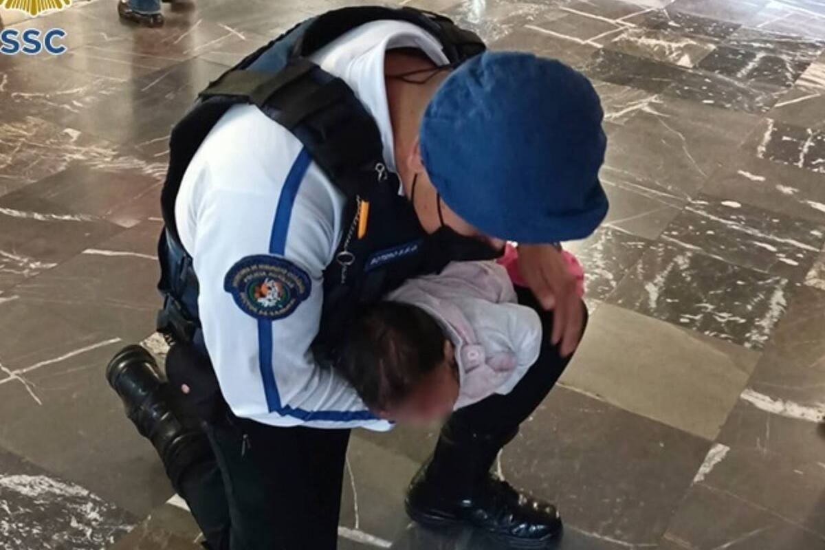 CDMX: Policías salvan a bebé que se ahogaba en estación del Metro Pantitlán
